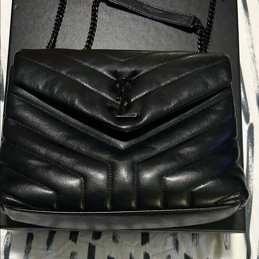 Saint Laurent Black Small Loulou Chevron Shoulder Bag Authentic - Picture 2 of 12